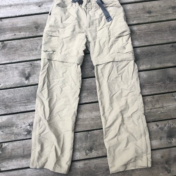 North Face Cargo Pants/Shorts - Picture 2 of 3